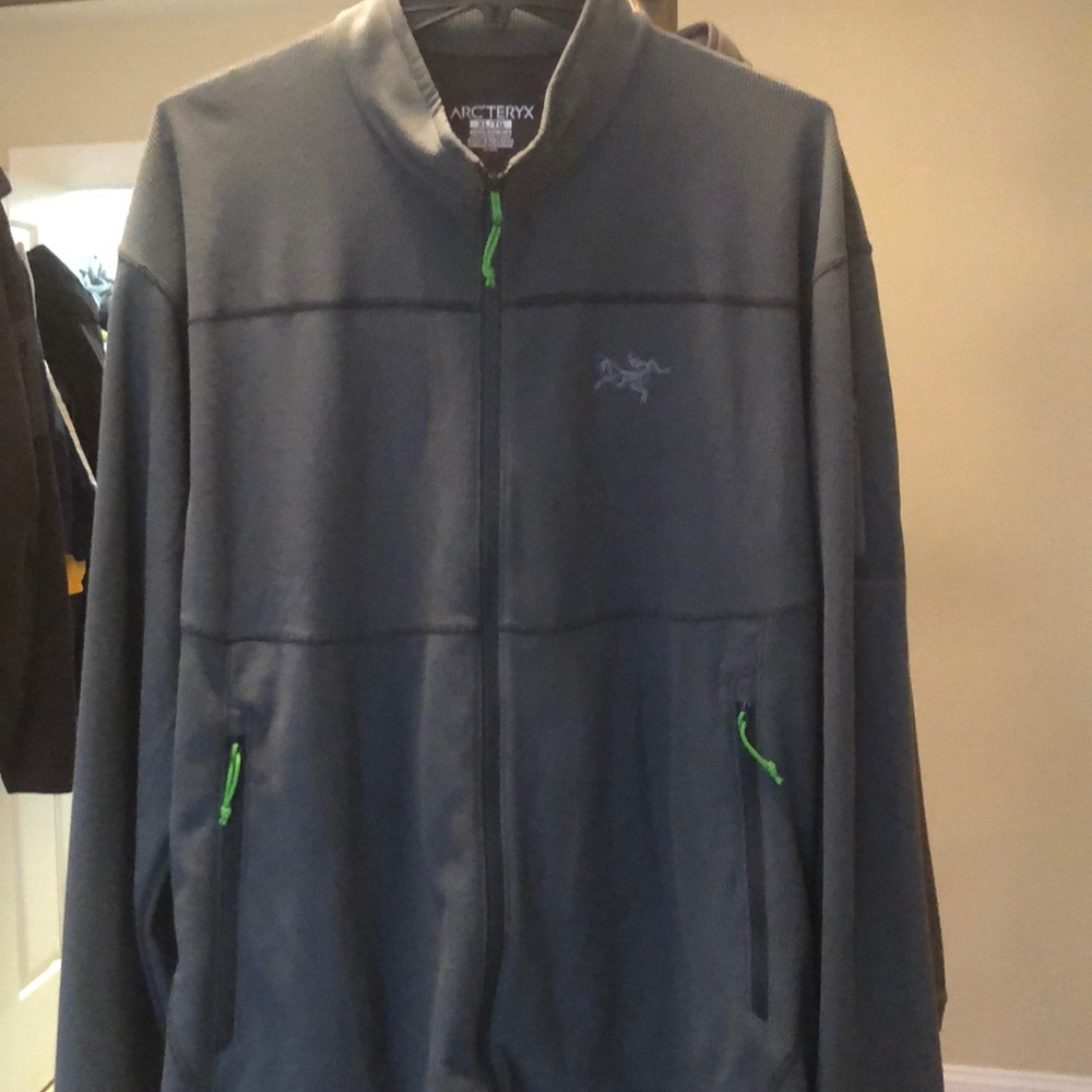 Men’s XL light jacket  never worn but no tags